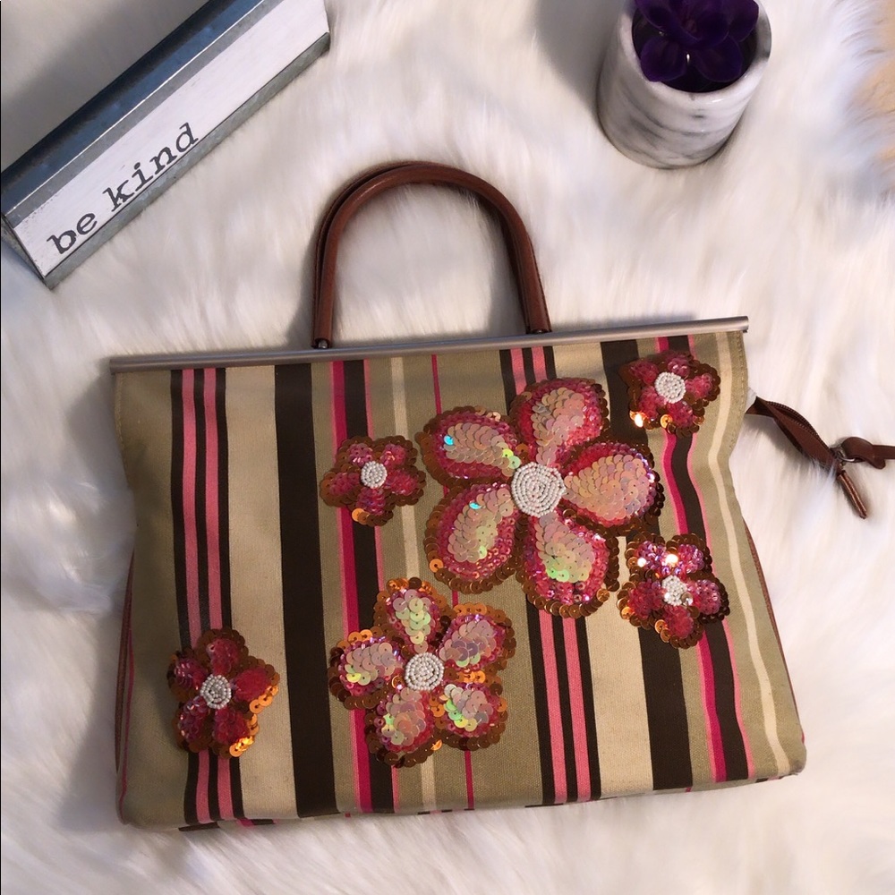 Hand🌸Clutch